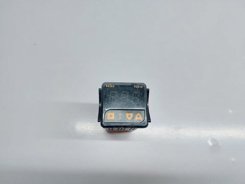 SELEC TC513AX TEMPERATURE CONTROLLER (1)