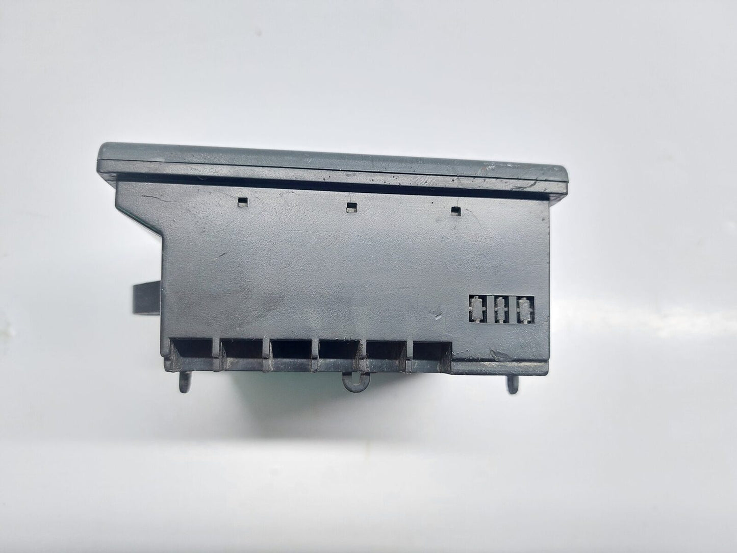 SCHNEIDER ELECTRIC CONZERV DM3210 THREE PHASE VOLTMETER (4)