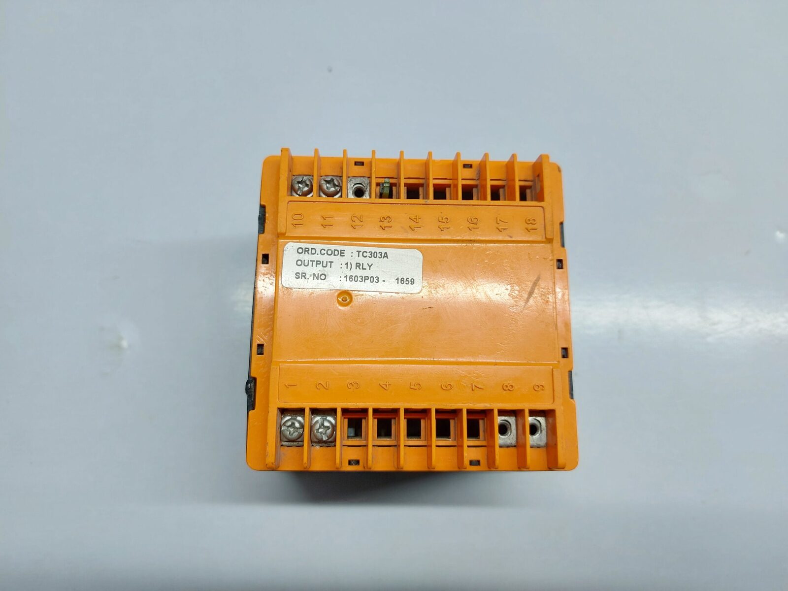 SELEC TC303A30AX333AX DIGITAL TEMPERATURE CONTROLLER (6)