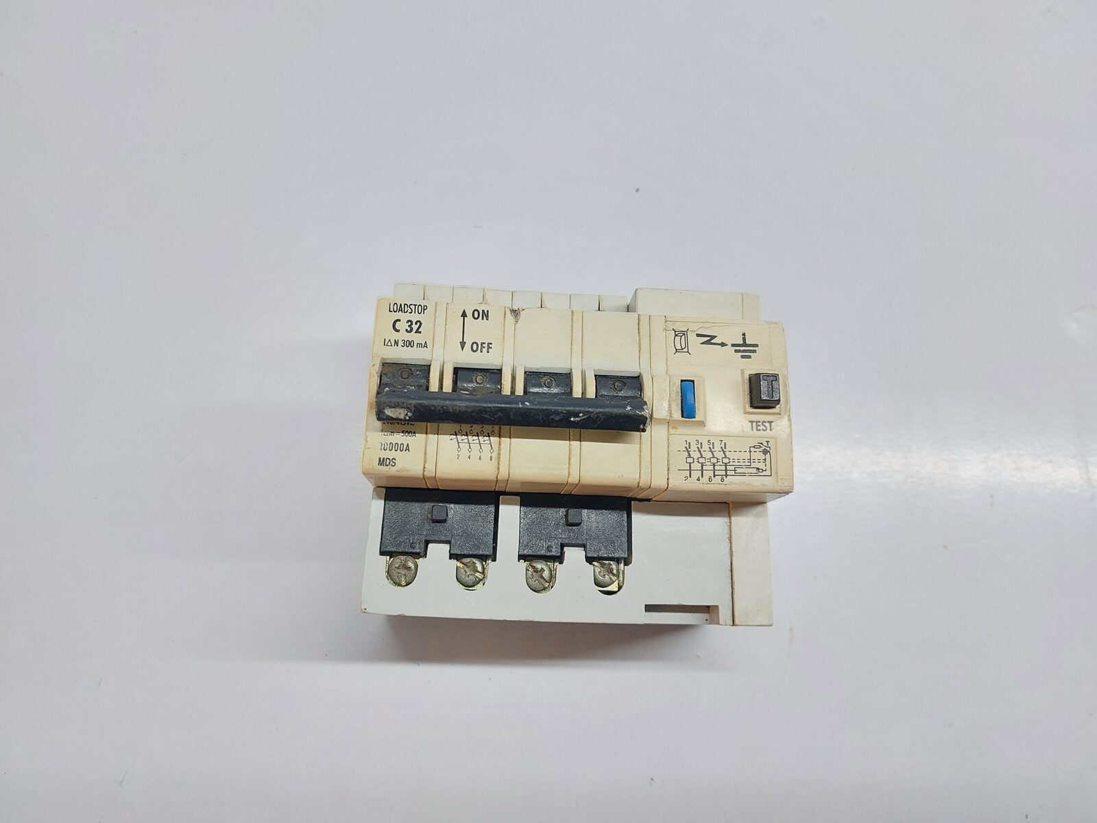 MDS SWITCHGEAR 300 MILLIAMP SENSITIVITY