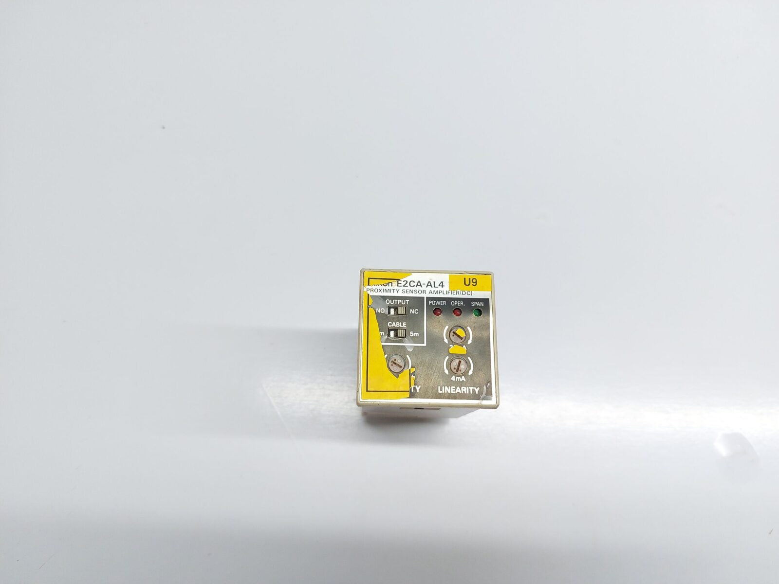 OMRON E2CA-AL4 PROXIMITY SENSOR AMPLIFIER (2)