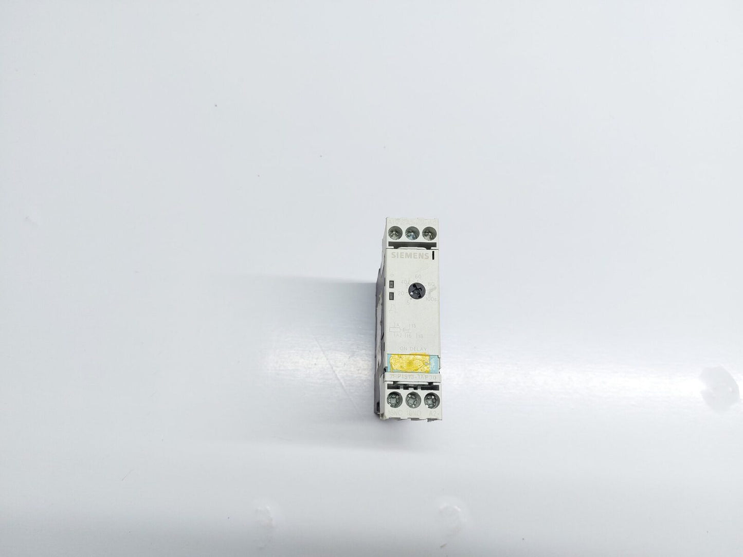SIEMENS 3RP1513-1AP30TIME DELAY RELAY