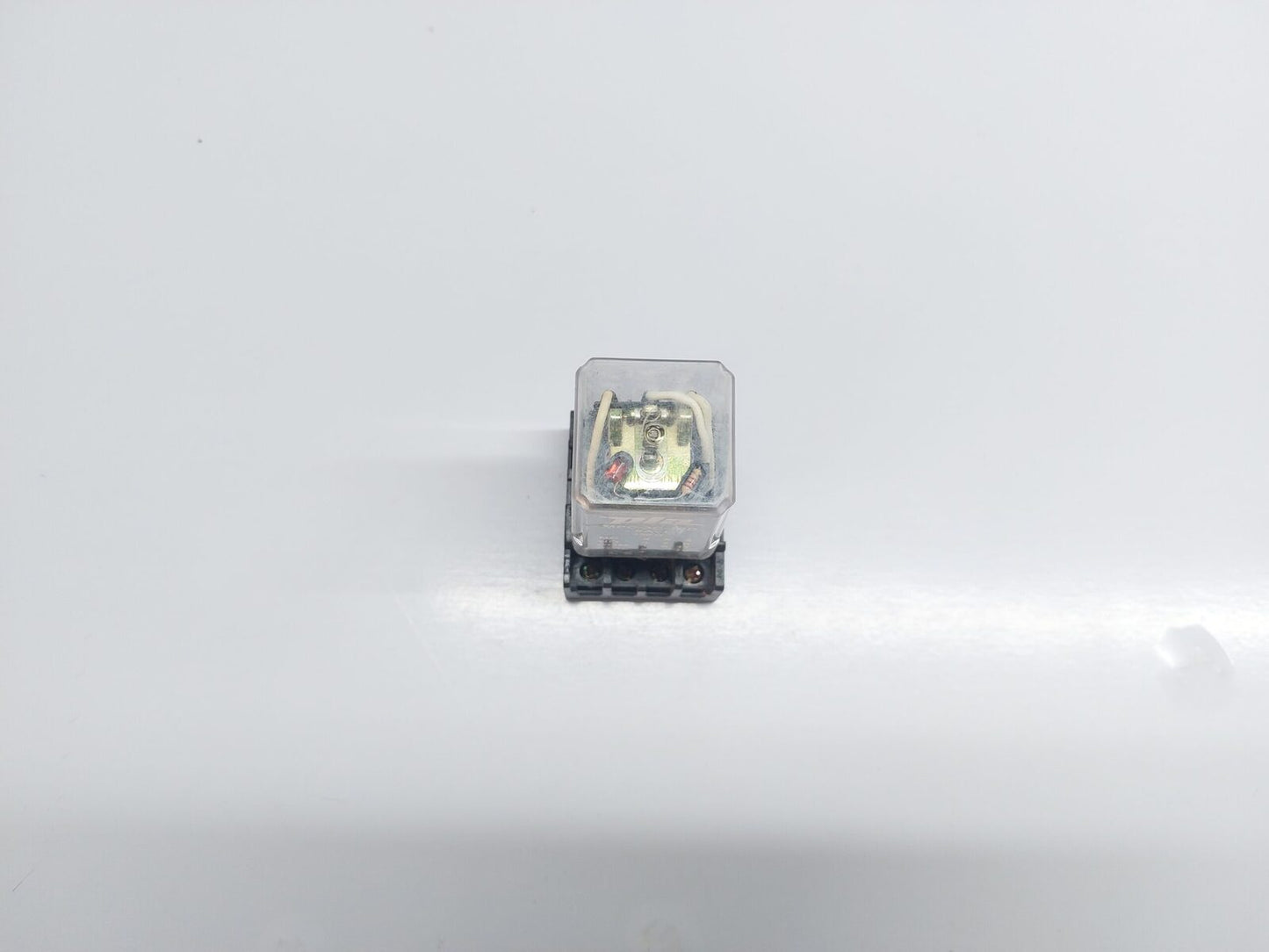 PLA MPC-3S-12D-5A-L PLUGGING RELAY WITH BASE ES11E (2)