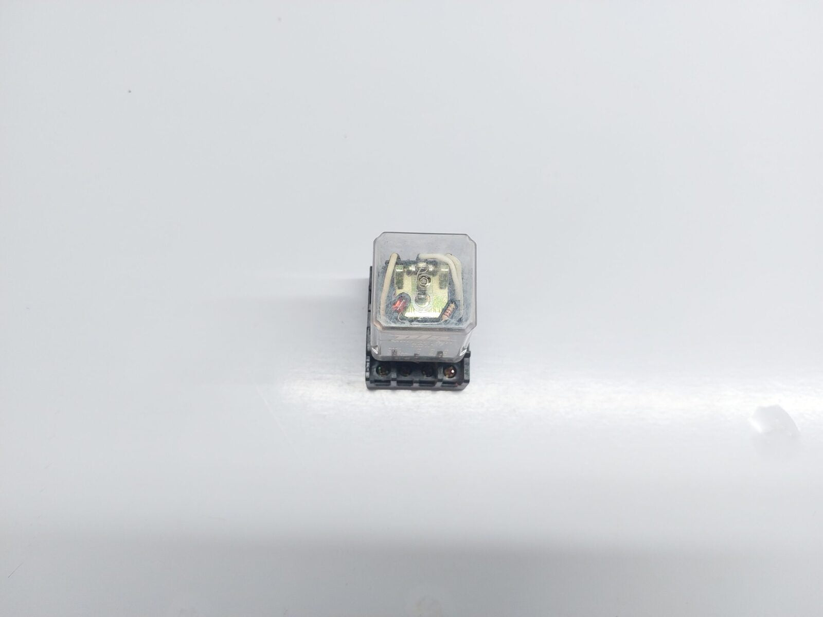PLA MPC-3S-12D-5A-L PLUGGING RELAY WITH BASE ES11E (2)