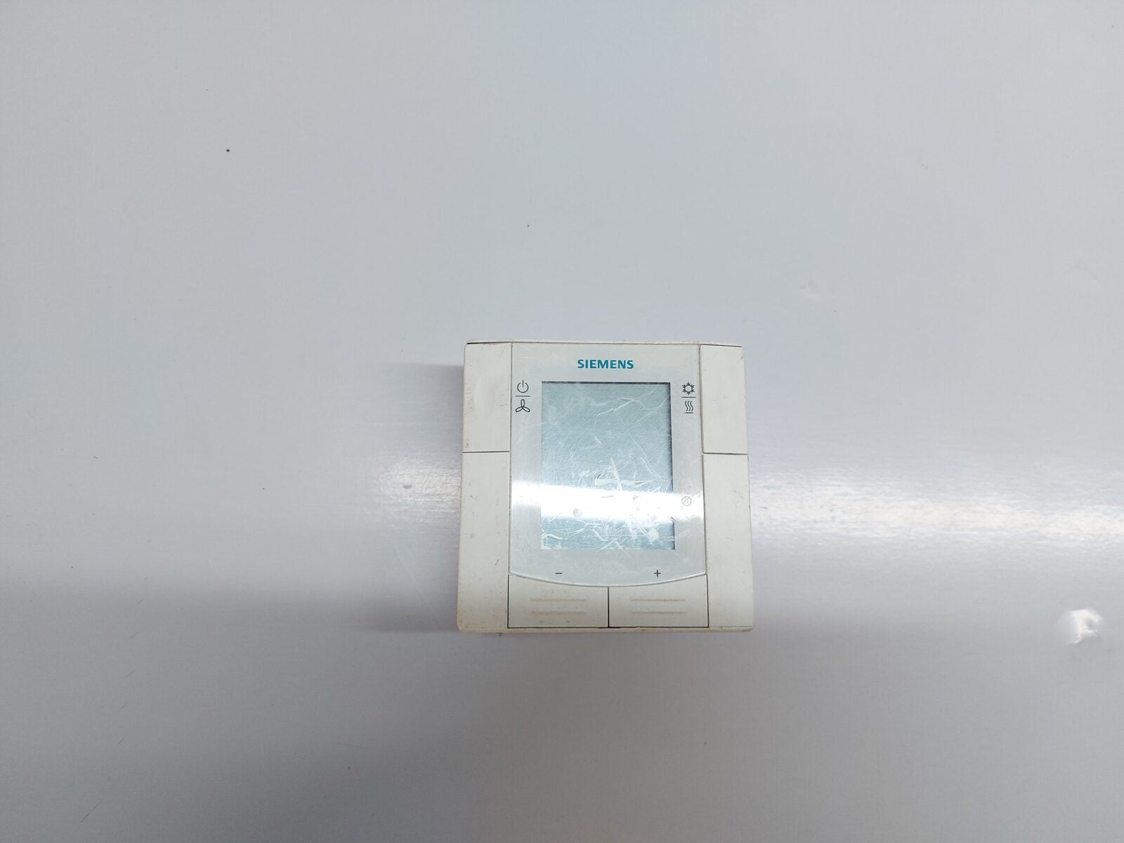 SIEMENS RDF310.2MM AIR CONDITIONING TEMPERATURE CONTROLLER (2)