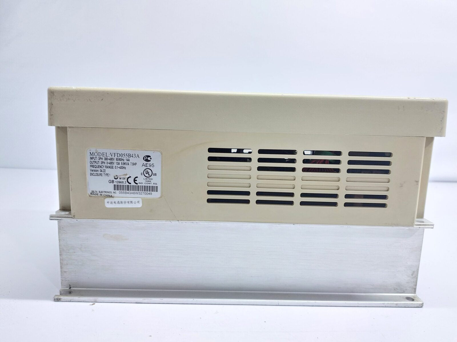 DELTA VFD-B VFD055B43A INVERTER DRIVE 5.5KW7.5HP 460V 3PHASE (4)