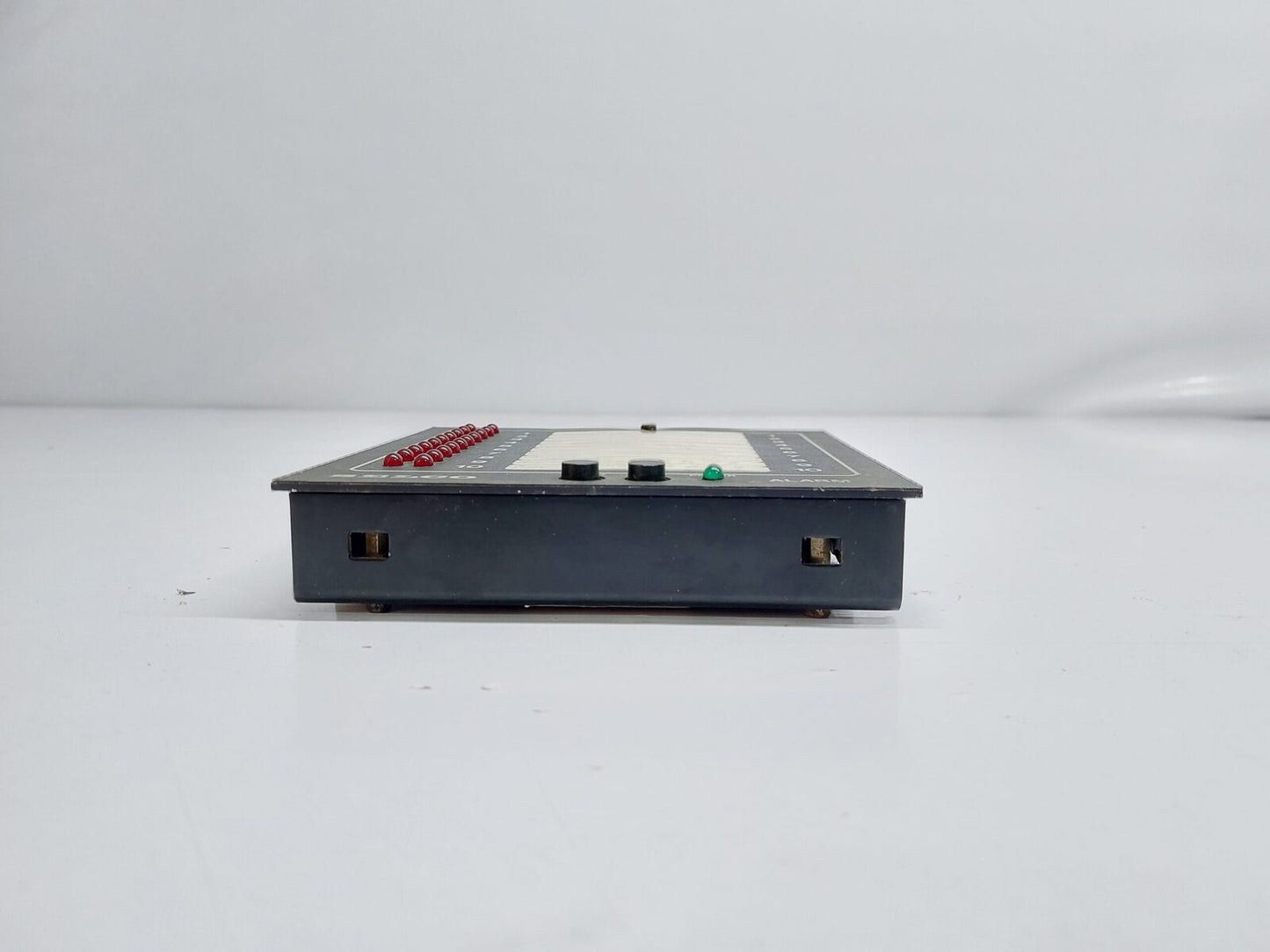 SELCO M1000-24-00C ALARM ANNUNCIATOR (3)