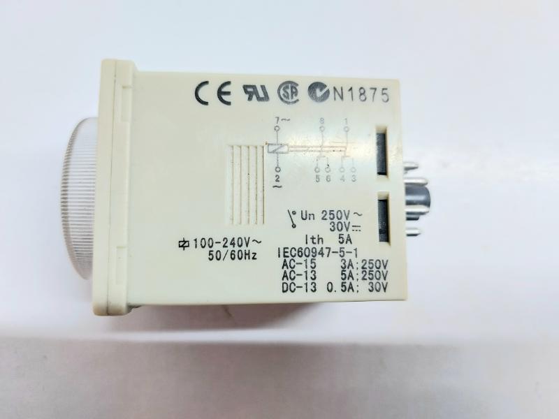 OMRON H3CR-A8 TIMER RELAY