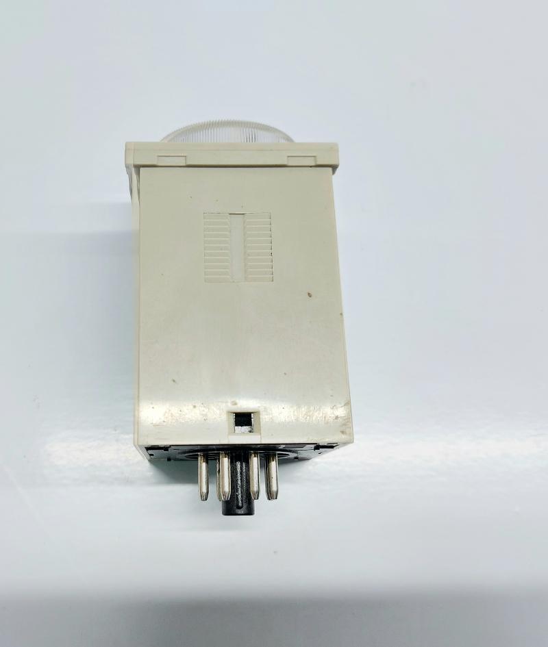 OMRON H3CR-H8L TIMER 0.05S TO 12 S