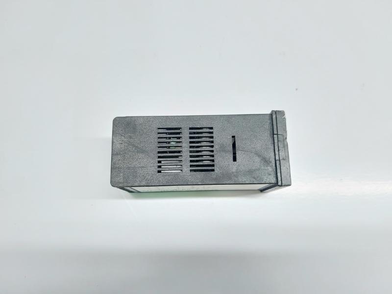 SHIMADEN SR1-8P-1W THERMOSTAT
