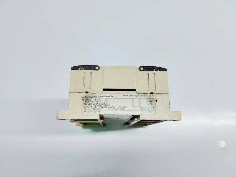 OMRON CPM1A-40EDR IN/OUT UNIT