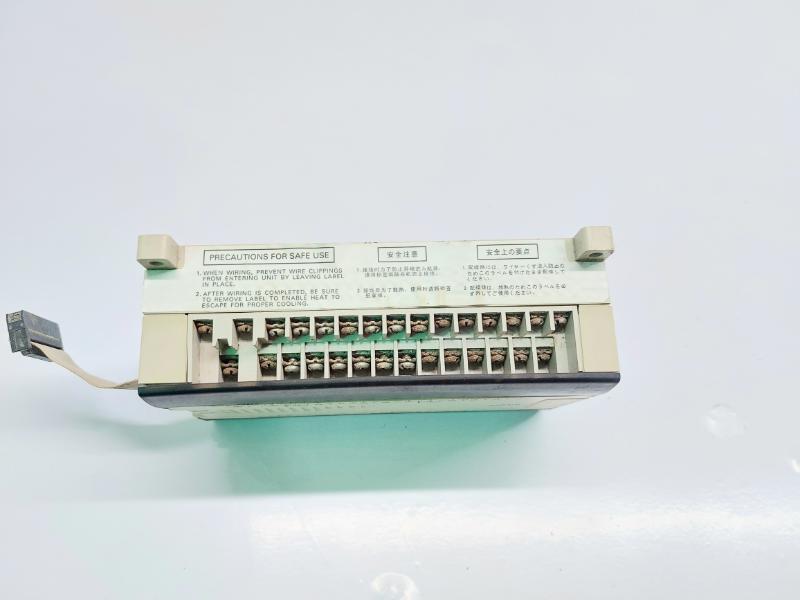OMRON CPM1A-40EDR IN/OUT UNIT