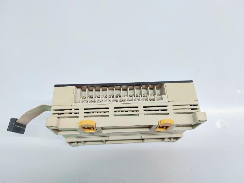 OMRON CPM1A-40EDR IN/OUT UNIT