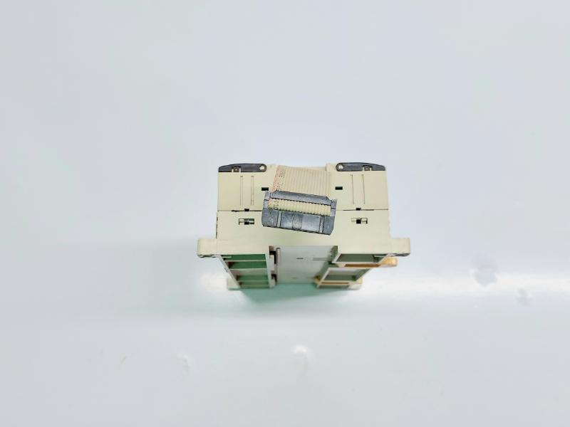 OMRON CPM1A-40EDR IN/OUT UNIT