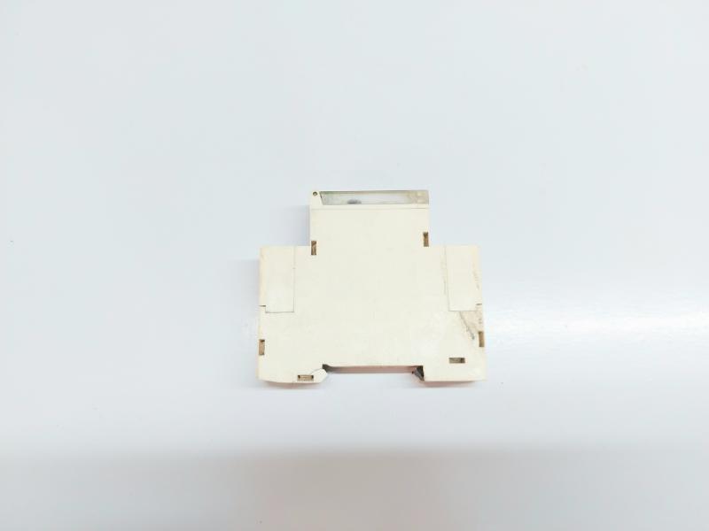 SCHNEIDER ELECTRIC RE11RAMU DELAY RELAY
