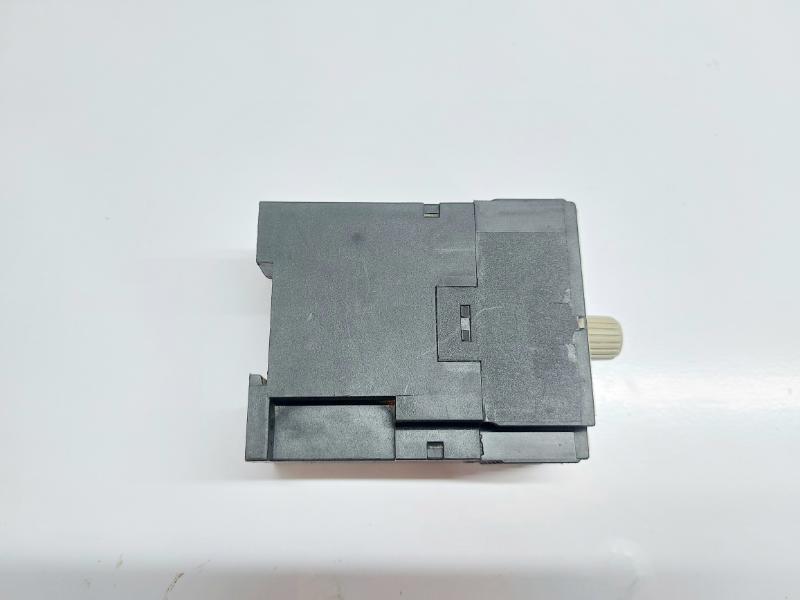 SIEMENS 7PU2240-2BN32-0Z ON DELAY ELECTRONIC TIMER 6-60 SEC
