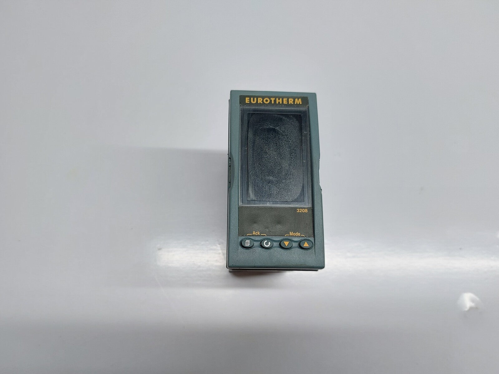 EUROTHERM INVENSYS 3208 TEMPERATURE PROCESS CONTROLLER