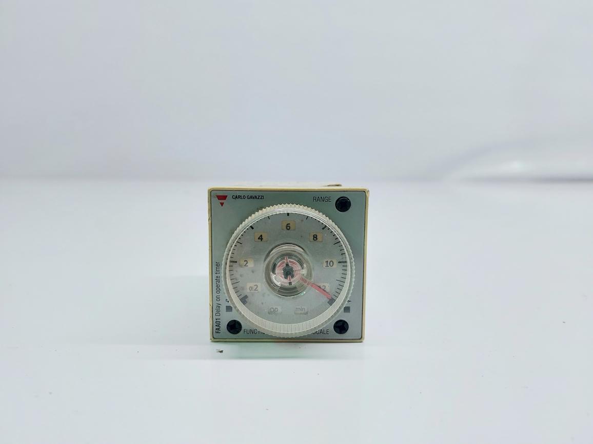 CARLO GAVAZZI FAA01DW24 MULTIFUNCTION TIMER