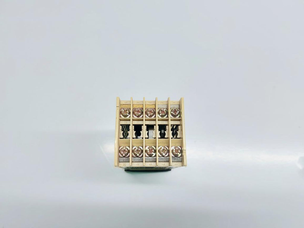 SHIMADEN SR1-8P-1W THERMOSTAT
