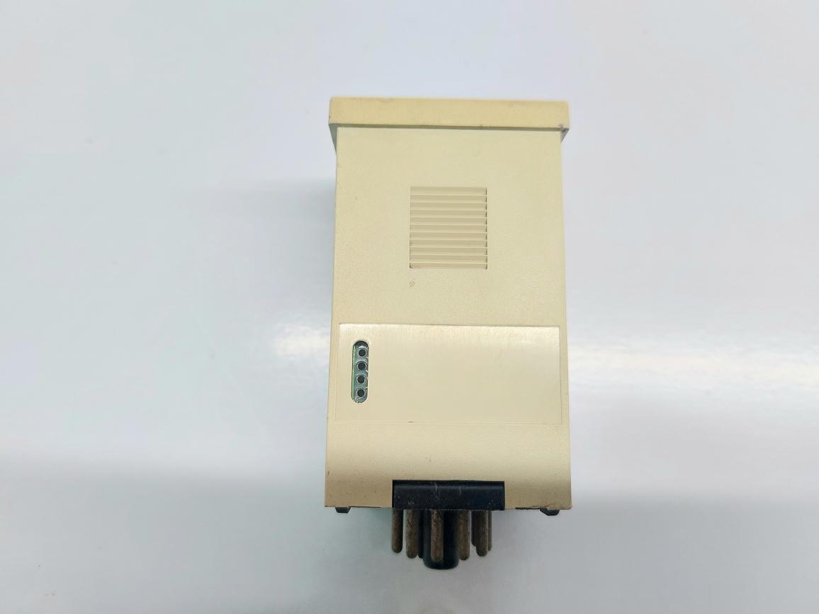 FUJI ELECTRIC PXZ-4 PXZ4TAY2-1V000 TEMPERATURE CONTROLLER