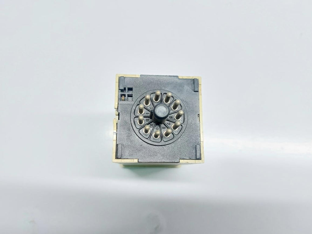 FUJI ELECTRIC PXZ-4 PXZ4TAY2-1V000 TEMPERATURE CONTROLLER