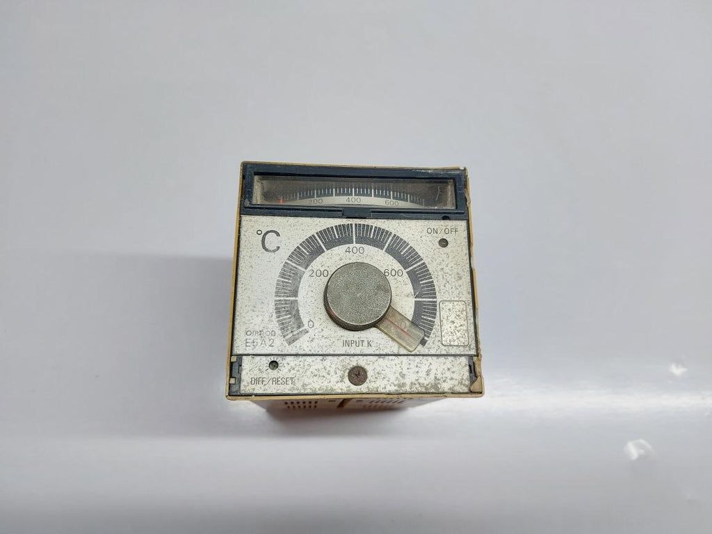 OMRON E5A2-XR10K TEMPERATURE CONTROLLER