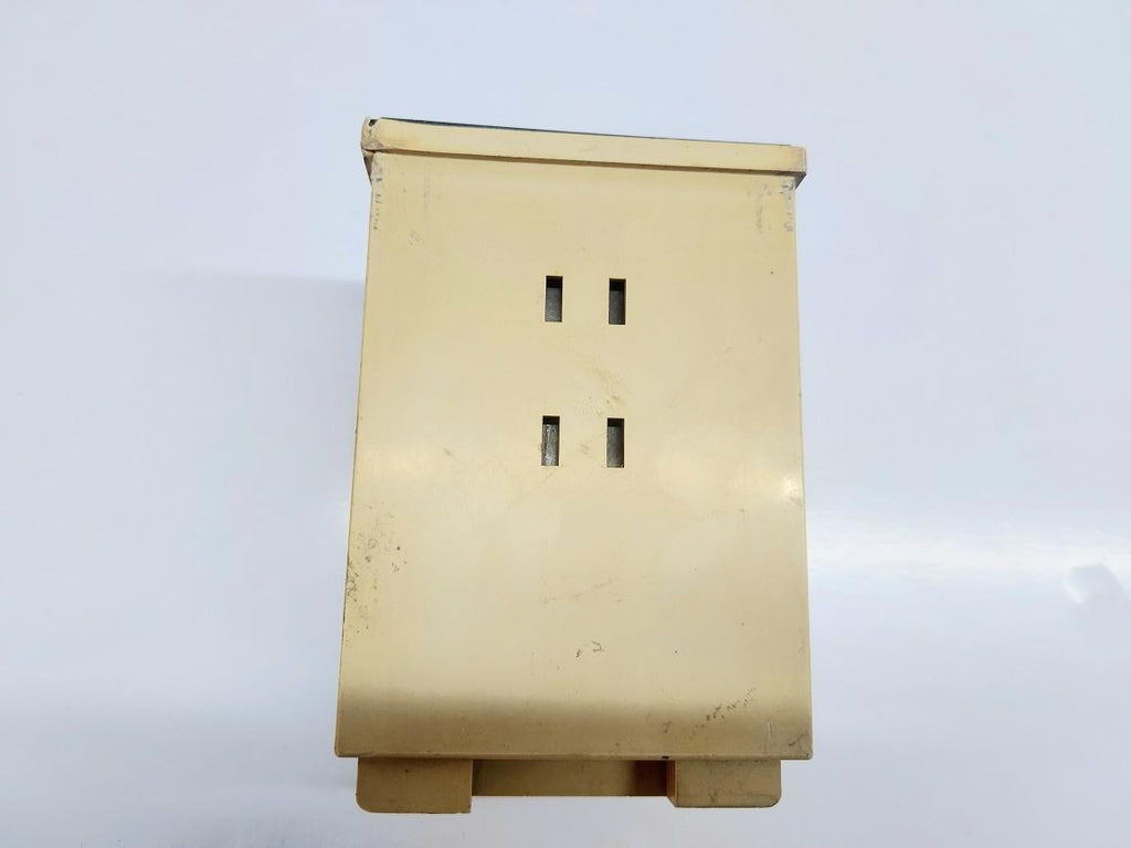 OMRON E5A2-XR10K TEMPERATURE CONTROLLER
