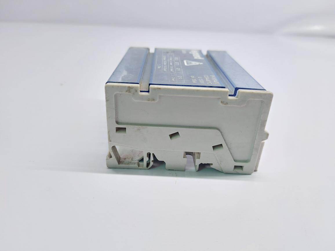 LEGRAND 048 86 POWER DISTRIBUTION BLOCK