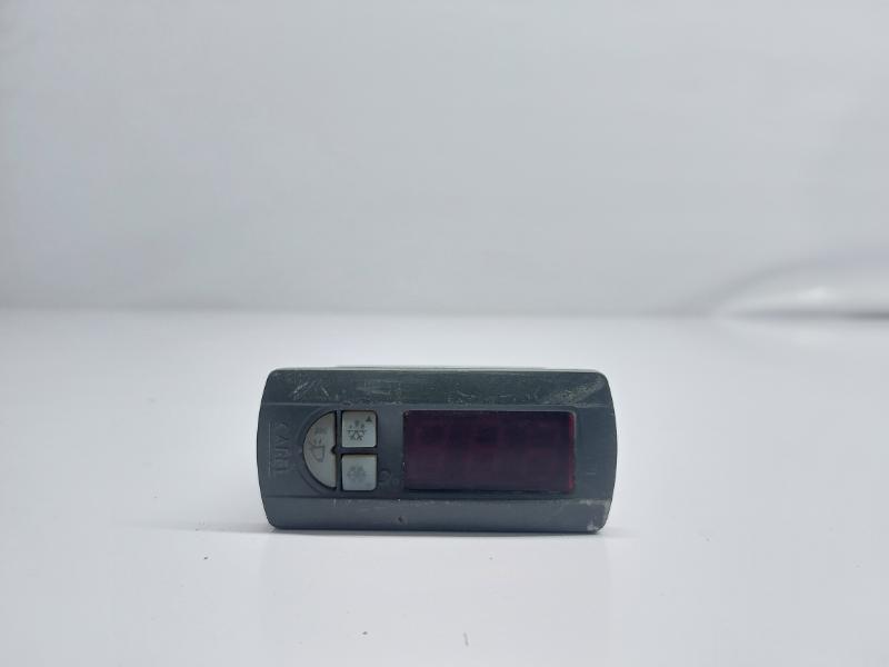 CAREL PJ32S0P000 TEMPERATURE CONTROLLER