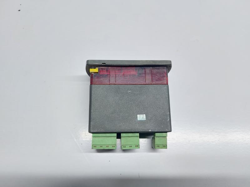 CAREL PJ32S0P000 TEMPERATURE CONTROLLER