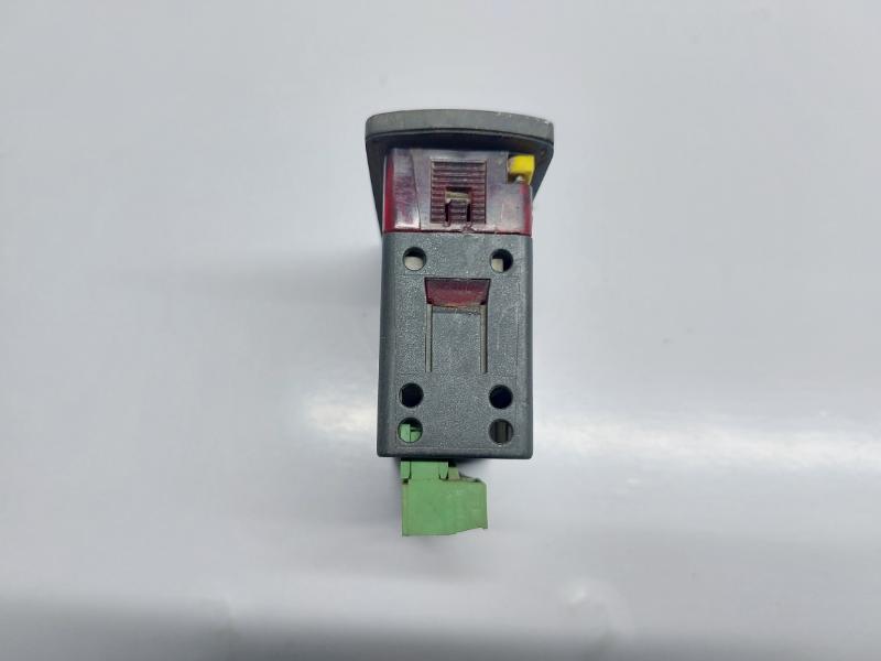 CAREL PJ32S0P000 TEMPERATURE CONTROLLER