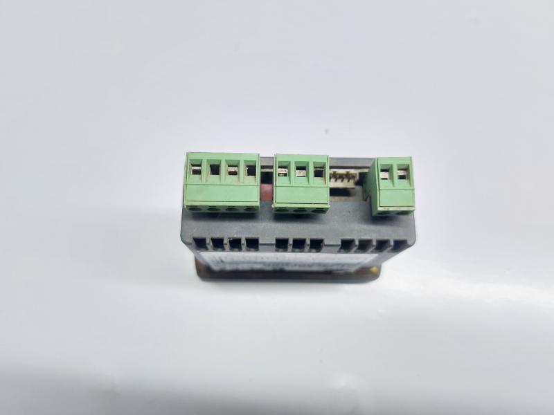 CAREL PJ32S0P000 TEMPERATURE CONTROLLER