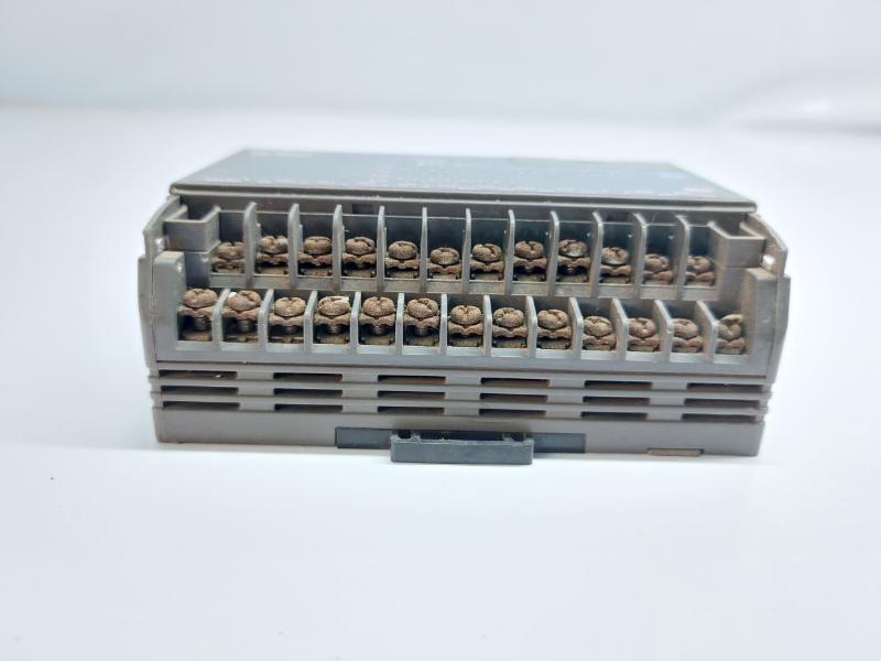 KEYENCE KV-40RW PROGRAMMABLE CONTROLLER