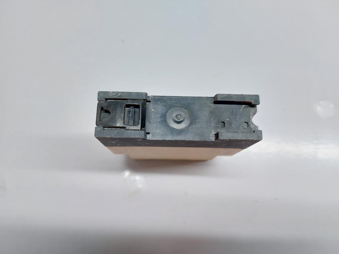 TELEMECANIQUE RE7TL11BU ON DELAY TIMER RELAY