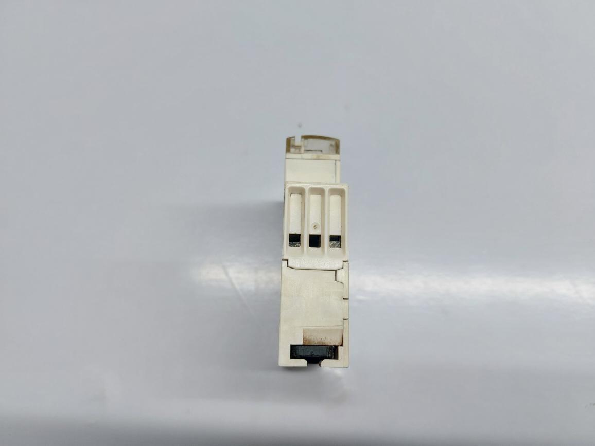 TELEMECANIQUE RE11RAMU ON DELAY RELAY