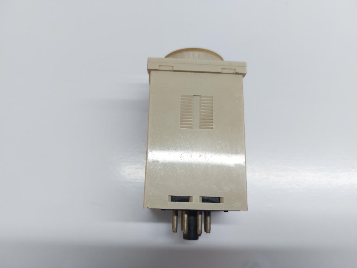 OMRON H3BA-8H-305 TIMER