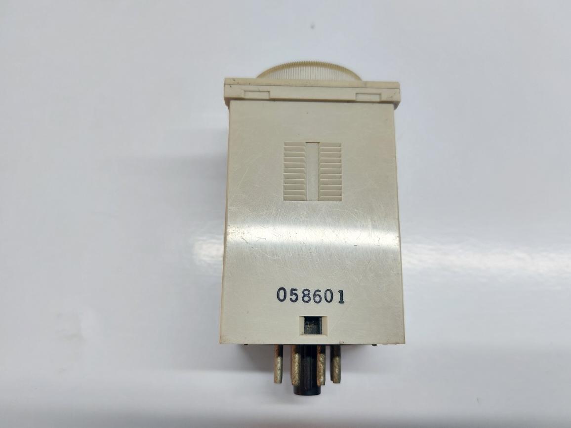 OMRON H3CR-A8EL TIMER
