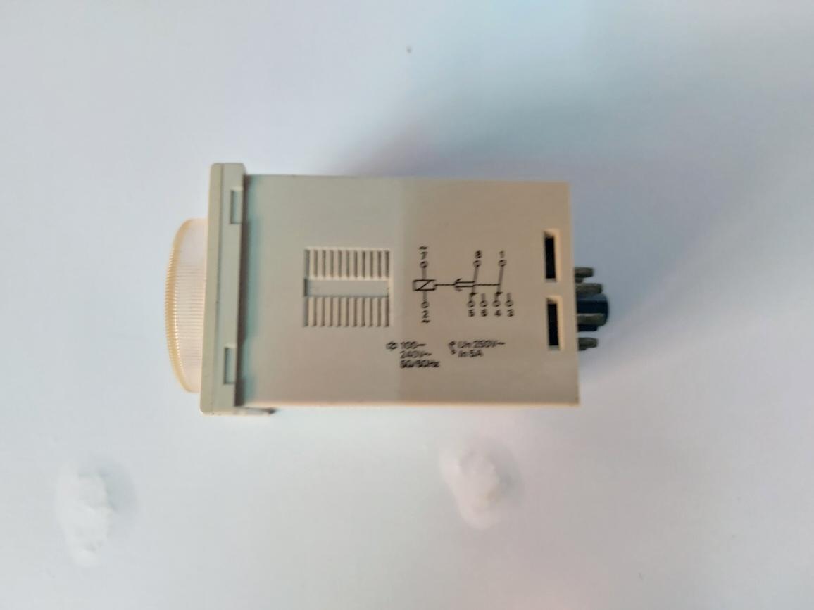 OMRON H3CR-A8EL TIMER