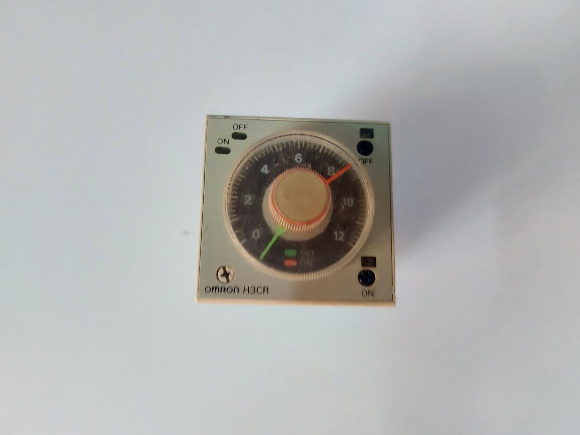 OMRON H3CR-F8 TWIN TIMER