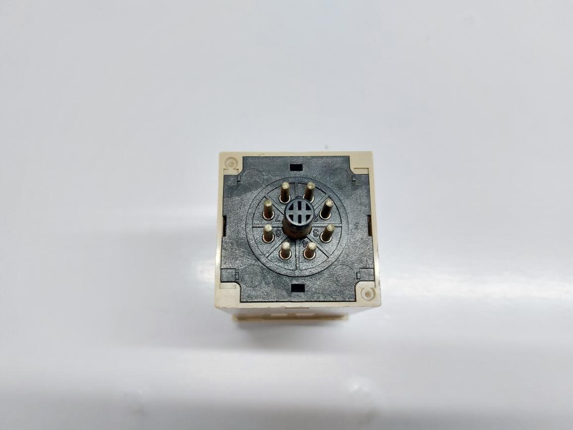 OMRON H3BA-8H TIMER