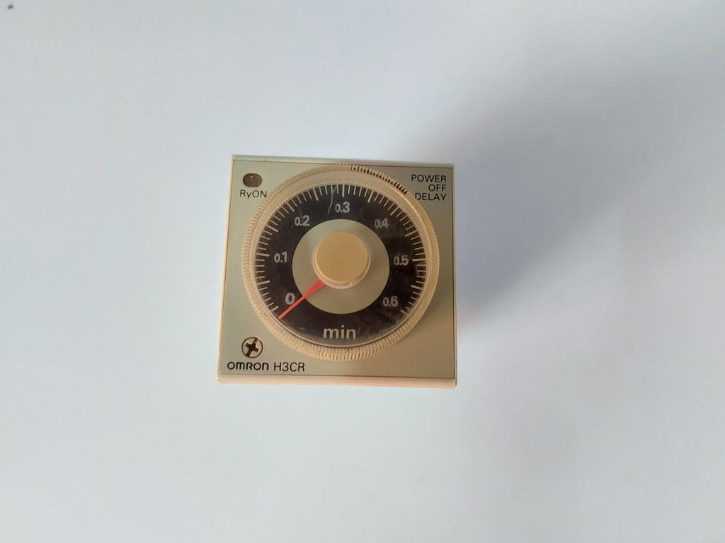 OMRON H3CR-H8L TIMER