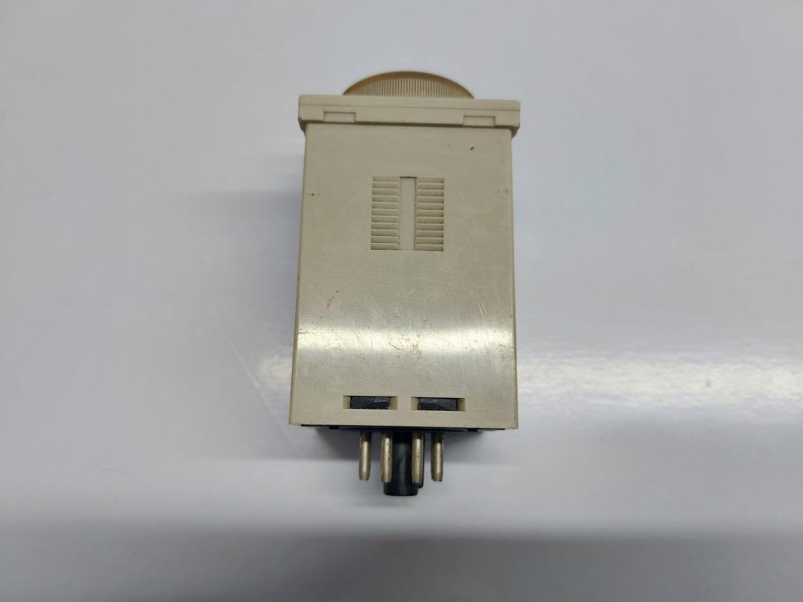 OMRON H3BA-8H TIMER