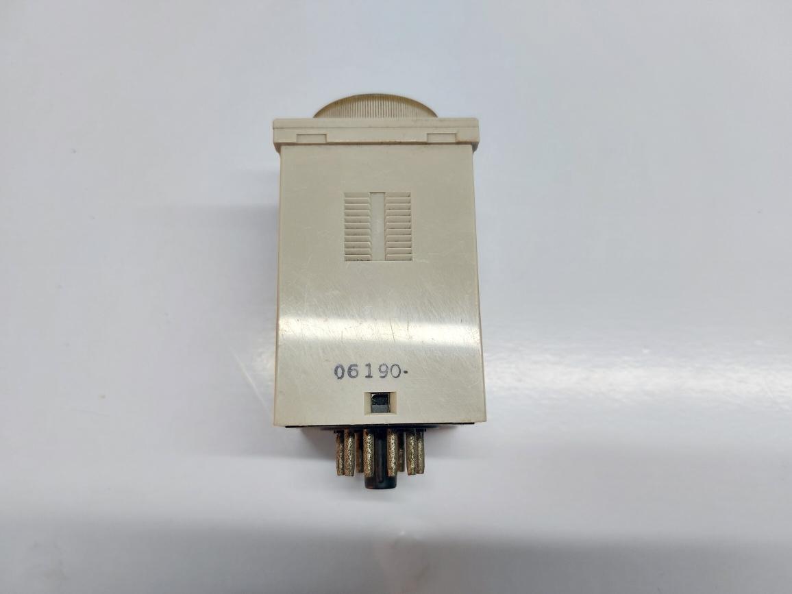 OMRON H3BA-305 TIMER 0-5 HRS