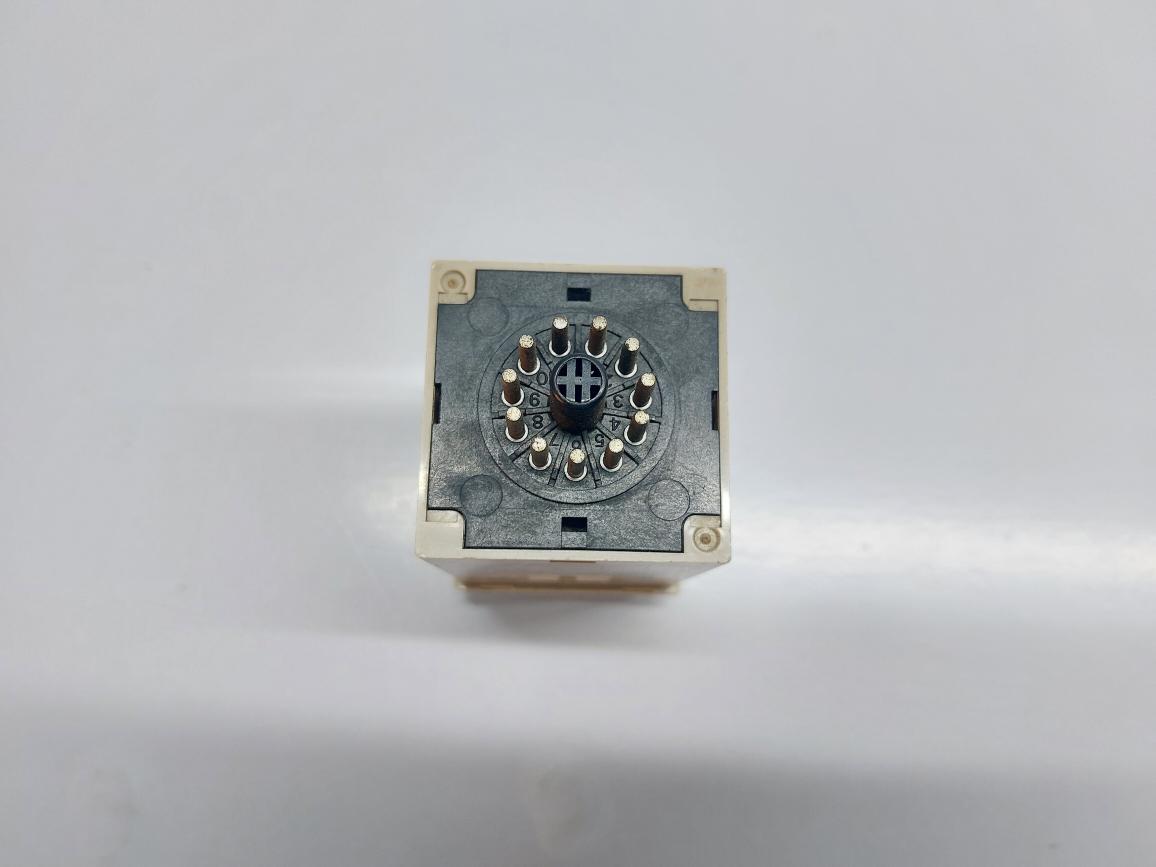 OMRON H3BA-305 TIMER 0-5 HRS