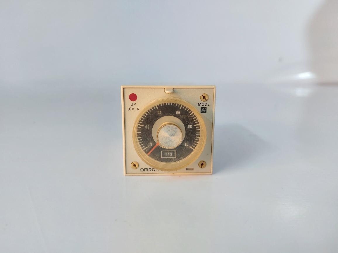 OMRON H3BA-305 TIMER 0-1.0 HRS