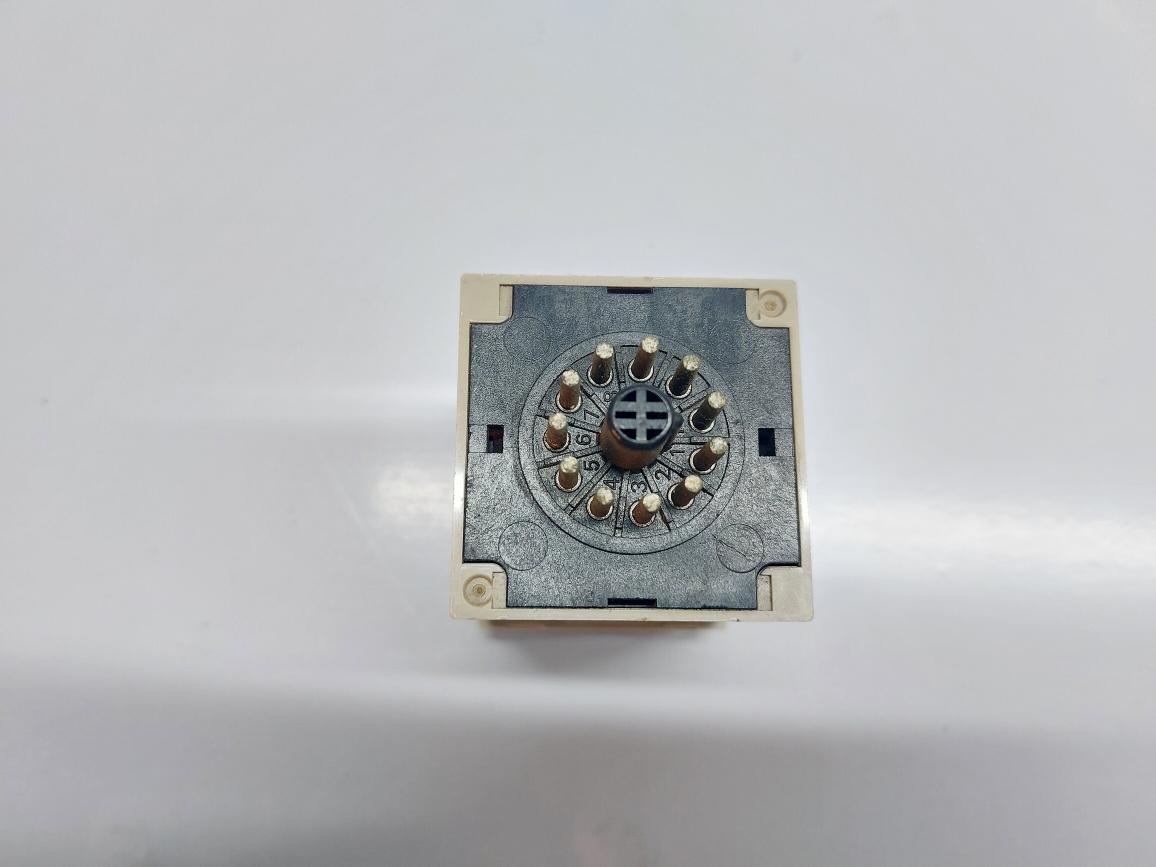 OMRON H3BA-305 TIMER 0-1.0 HRS