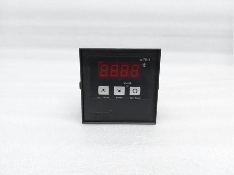 TAPMAN 96 7E-1 DIGITAL TEMPERATURE CONTROLLER