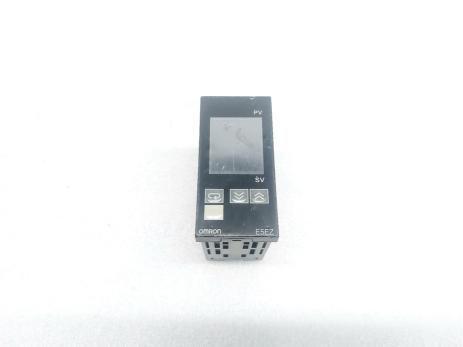 OMRON E5EZ-R3 TEMPERATURE CONTROLLER