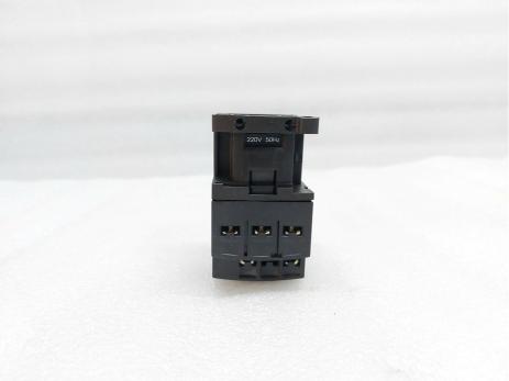 TELEMECANIQUE AV1-0910 N5 CONTACTOR AV1-09