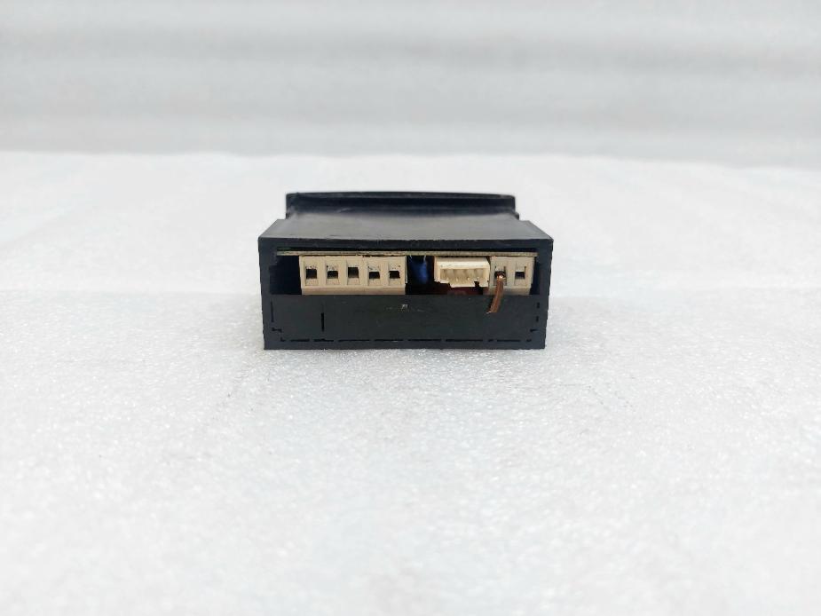 LOVE CONTROLS TS2-011 DIGITAL TEMPERATURE CONTROLLER